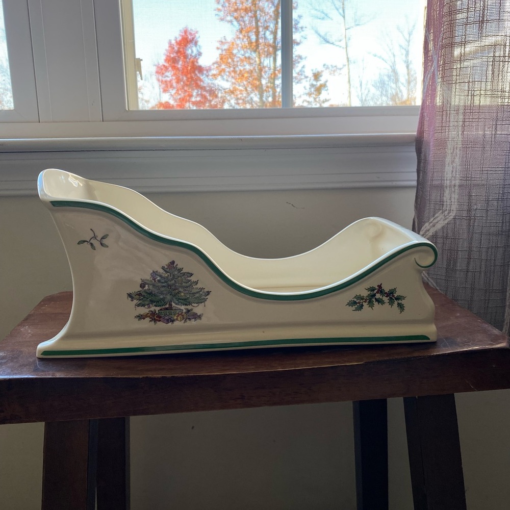 Festive Ceramic Sleigh with Green Trim